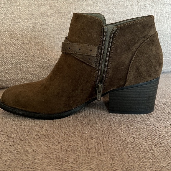 NWT Sonoma Ankle Boots Olive Green - Picture 4 of 10